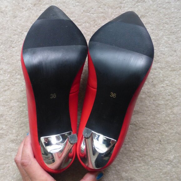 LE CHATEAU bright red red orange leather pumps with silver heel - Picture 5 of 14